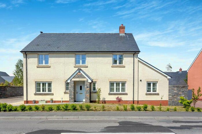 5 Bedroom Detached House For Sale In Berthon Road, Little Mill, NP4