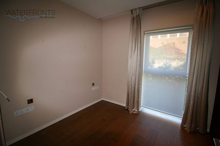 3 Bedroom Flat To Rent In Lillie Square, London, SW6