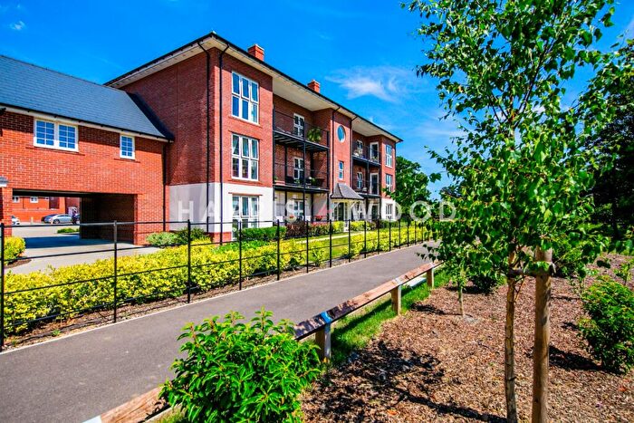 2 Bedroom Apartment For Sale In Fox Way, Colchester, Essex, CO4