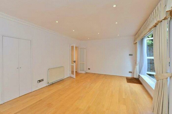 5 Bedroom Apartment To Rent In Loudoun Road, NW8