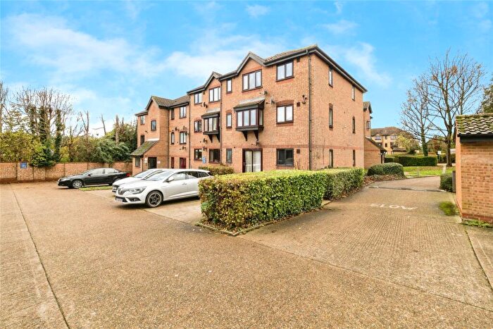 1 Bedroom Flat For Sale In Linnet Way, Purfleet-on-Thames, Essex, RM19