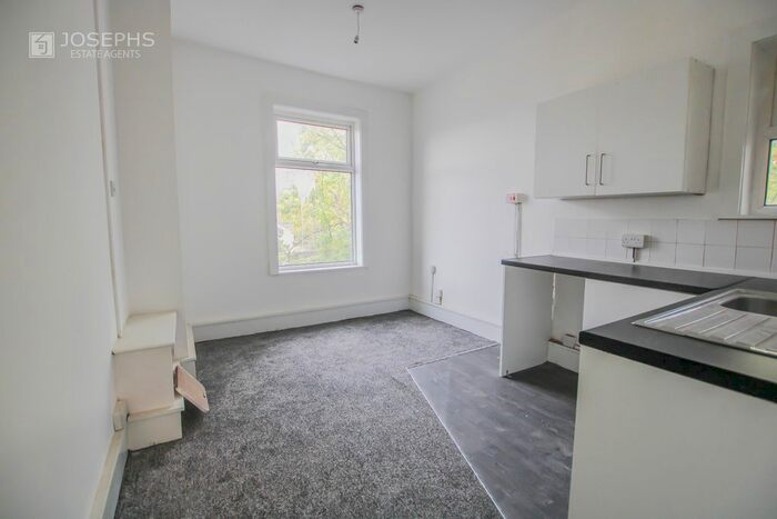 1 Bedroom Flat To Rent In Bromwich Street, Bolton BL2