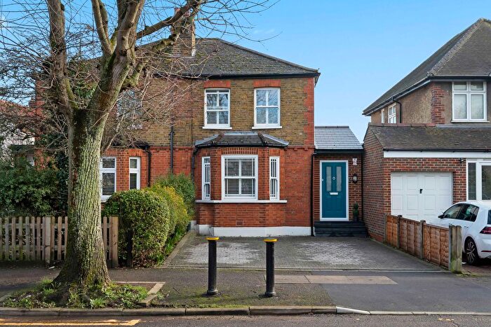 2 Bedroom Semi Detached House For Sale In Green Lane, Worcester Park, KT4