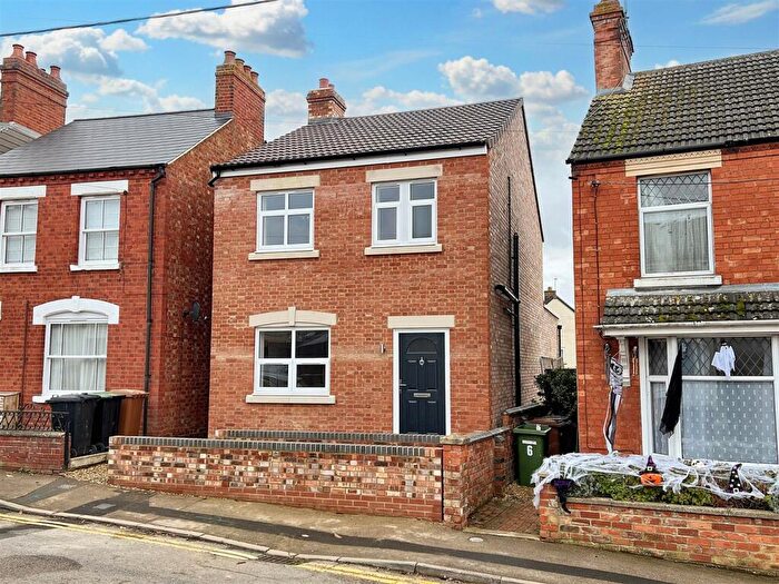 3 Bedroom Detached House To Rent In Howard Road, Wollaston, Wellingborough, NN29