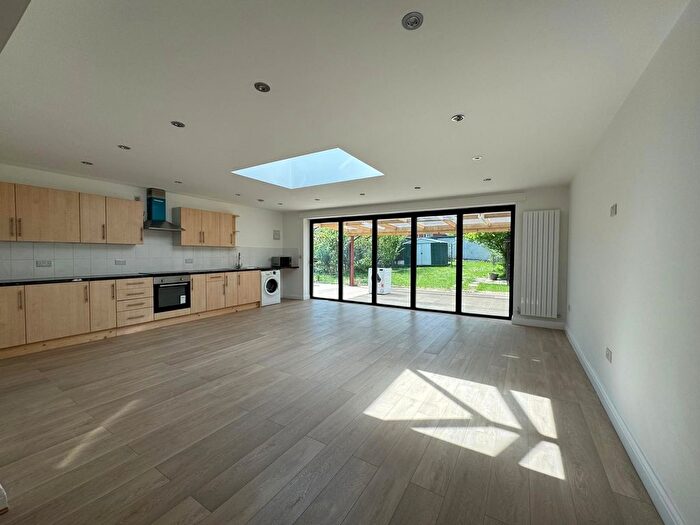 5 Bedroom Semi Detached House To Rent In Stag Lane, Kingsbury, HA8