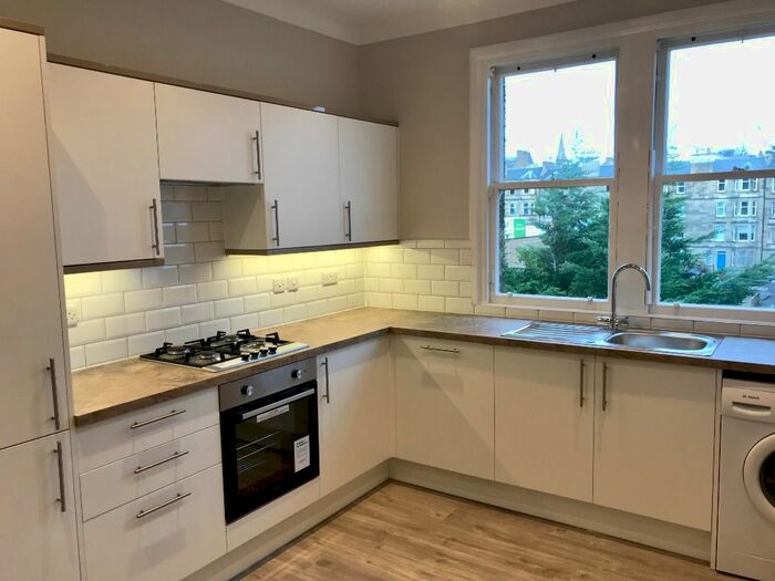 2 Bedroom Flat To Rent In Falcon Road West, Morningside, Edinburgh EH10