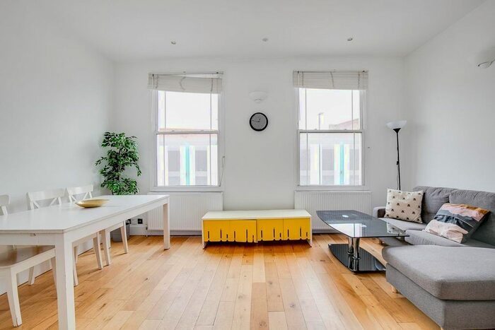 3 Bedroom Maisonette To Rent In York Way, London, N7