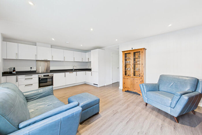 2 Bedroom Apartment For Sale In Hemingway House, Hemel Hempstead, HP2