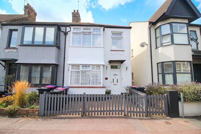 3 Bedroom End Of Terrace House For Sale In Lymington Avenue, Leigh-on-Sea, Essex, SS9