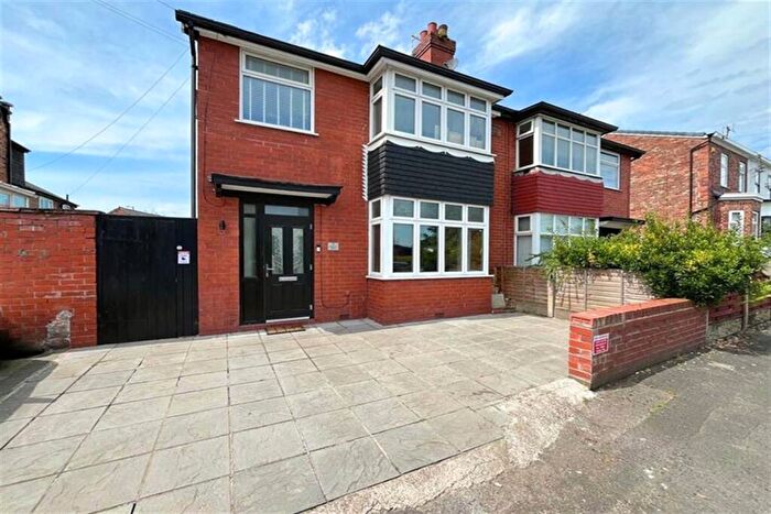 3 Bedroom Semi-Detached House For Sale In Baguley Road, Sale, M33