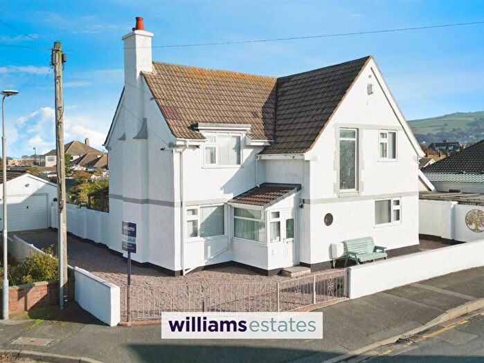 4 Bedroom Detached House For Sale In First Avenue, Prestatyn, LL19