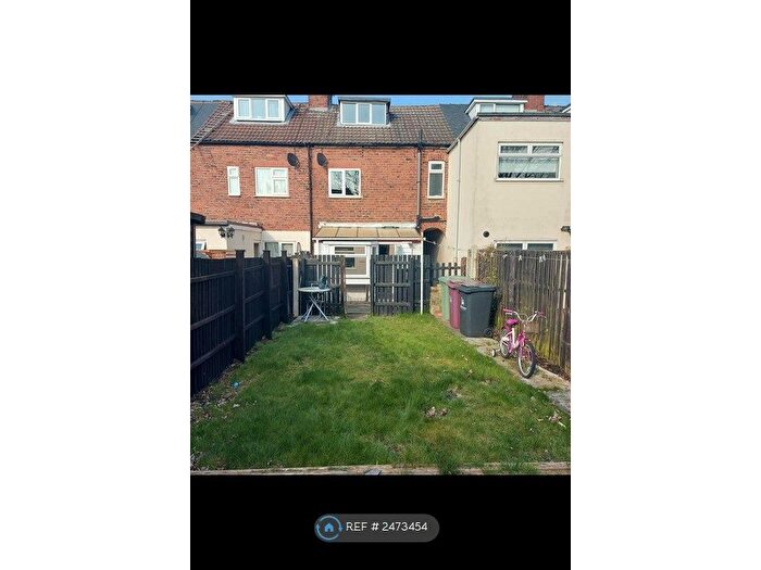 3 Bedroom Terraced House To Rent In New Street, Bolsover, Chesterfield, S44