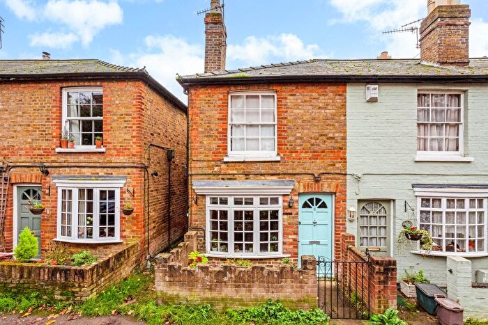 2 Bedroom Flat To Rent In Camden Place, Bourne End, SL8