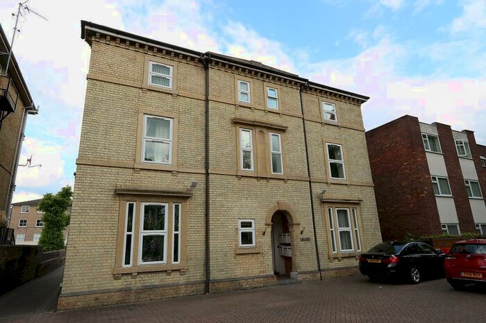 2 Bedroom Flat To Rent In Ashburnham Road, Bedford, MK40