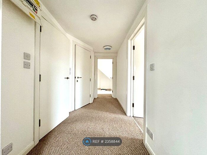 1 Bedroom Flat To Rent In Post Office Lane, Wantage, OX12