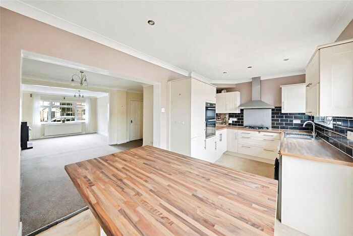 3 Bedroom Semi-Detached House For Sale In Kingshill Avenue, Northolt, UB5