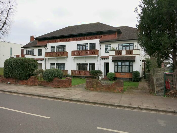 2 Bedroom Flat To Rent In Broom Road, Teddington TW11