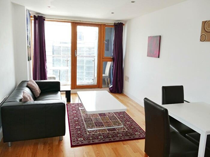 2 Bedroom Flat To Rent In Cartier House, The Boulevard, Leeds, West Yorkshire, LS10