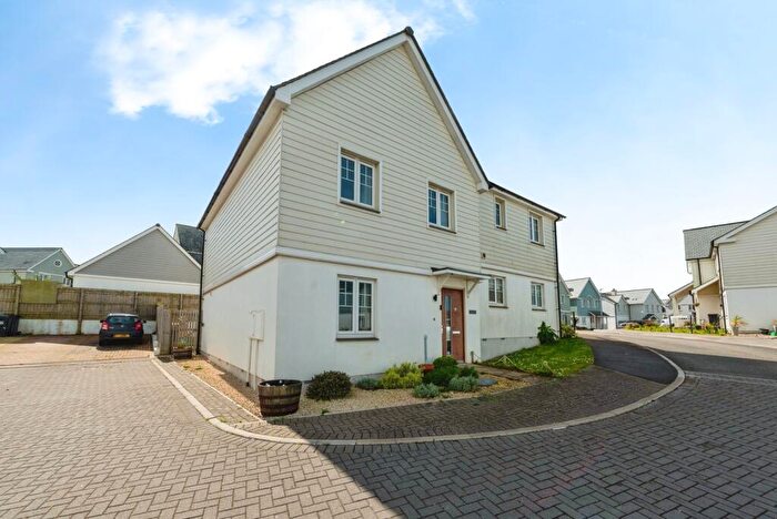 3 Bedroom Semi Detached House For Sale In Holbeton Gardens, Padstow, Cornwall, PL28