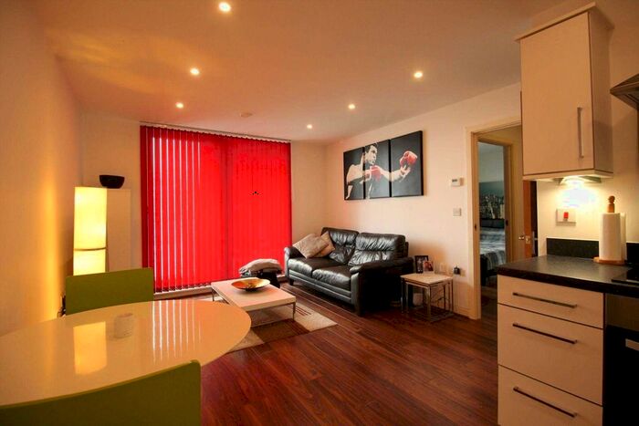 1 Bedroom Flat To Rent In Burgoyne House, Brentford, TW8