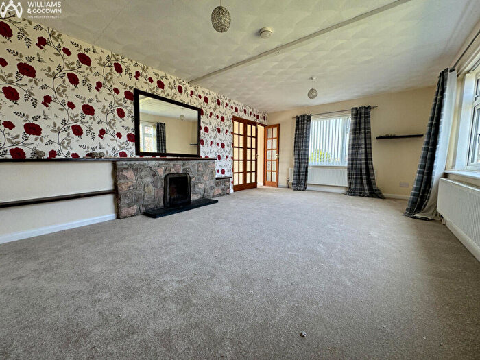 4 Bedroom Detached House For Sale In Llanrhyddlad, Anglesey, LL65