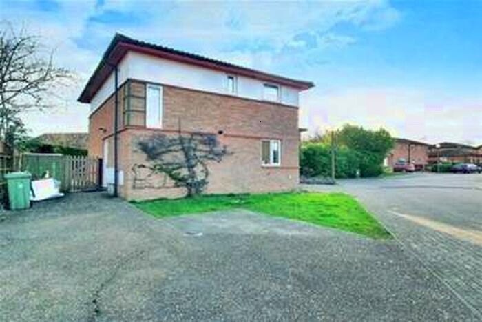 3 Bedroom House To Rent In Silicon Court, Shenley Lodge, MK5