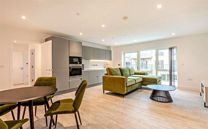 2 Bedroom Apartment To Rent In Bragg Way, Cambridge, Cambridgeshire, CB5