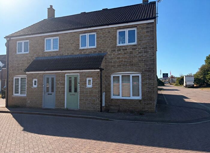 3 Bedroom Semi-Detached House For Sale In Pheasant Way, Gillingham, Dorset, SP8