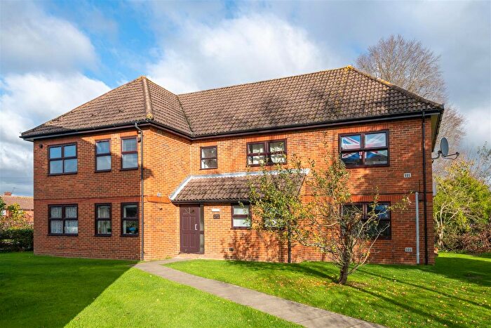 1 Bedroom Flat For Sale In Brighton Road, Horley, RH6