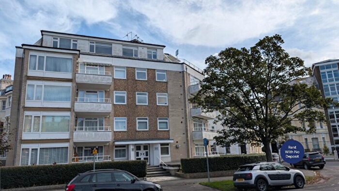 3 Bedroom Flat To Rent In Grand Court, Earls Avenue, Folkestone, Kent, CT20
