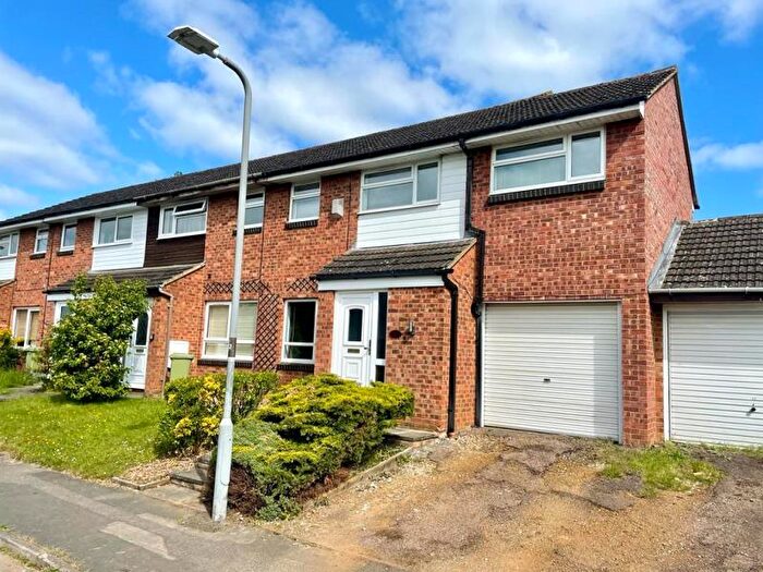 3 Bedroom End Of Terrace House To Rent In Braybrooke Drive, Furzton, MK4
