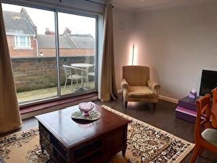 1 Bedroom Flat To Rent In Cedar Terrace, Richmond, TW9