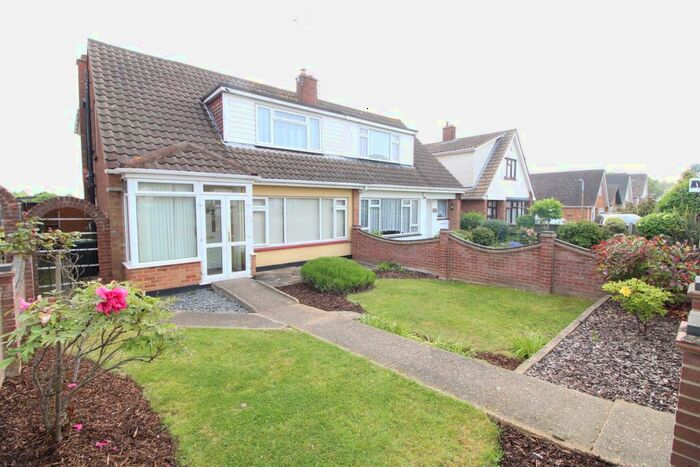 4 Bedroom Semi-Detached House To Rent In The Fairway, Leigh-On-Sea, Essex, SS9