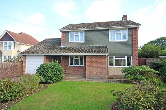3 Bedroom Detached House For Sale In St. Johns Road, New Milton, Hampshire, BH25