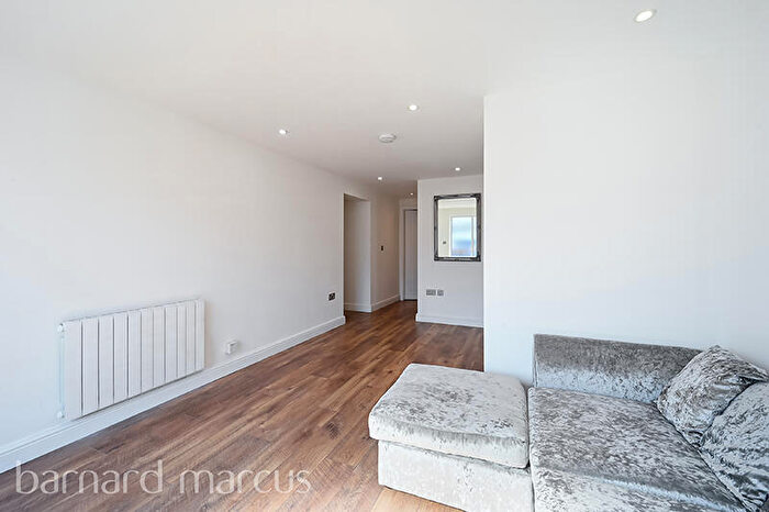 1 Bedroom Maisonette To Rent In Venus Mews, Mitcham, CR4