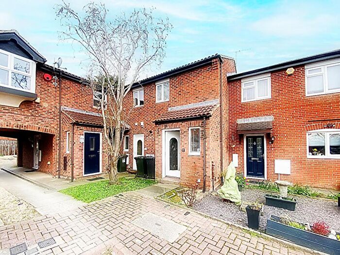 1 Bedroom Apartment For Sale In Mullen Gardens, High Farm, Wallsend, NE28