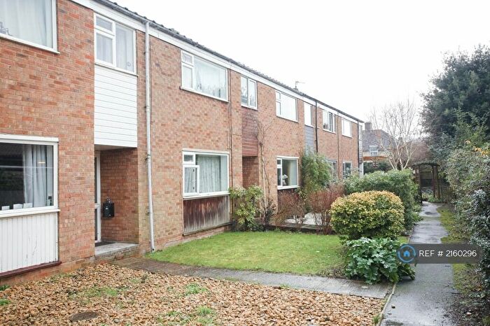 4 Bedroom Semi-Detached House To Rent In Sherbourne Close, Cambridge, CB4