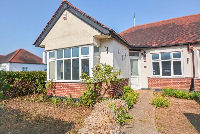 2 Bedroom Semi-Detached Bungalow For Sale In Walsingham Road, Southend-On-Sea, SS2