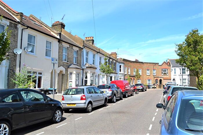 4 Bedroom Terraced House For Sale In Ravensworth Road, London, NW10