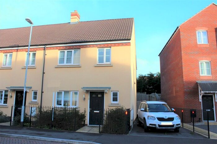 3 Bedroom End Of Terrace House To Rent In Grove Gate, Staplegrove, Taunton, TA2