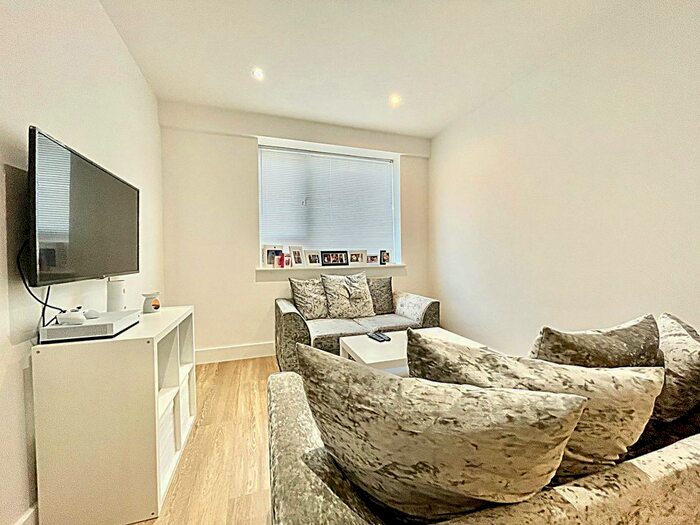 1 Bedroom Flat To Rent In Dane Street, Bedford, MK40