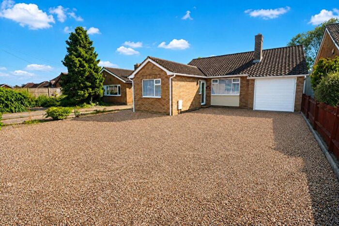 3 Bedroom Detached Bungalow For Sale In Newton Road, Rushden, Northamptonshire, NN10