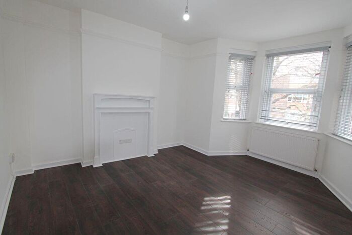 2 Bedroom Flat To Rent In Philpot Street, London, E1