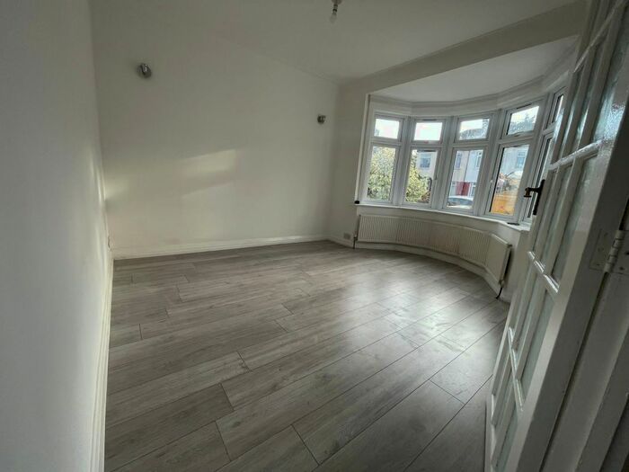 5 Bedroom Terraced House To Rent In Morley Avenue, London, N18