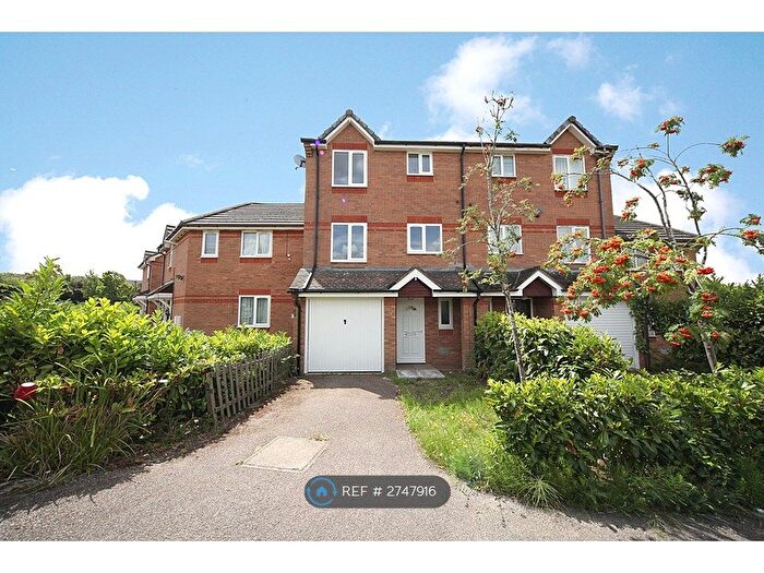 3 Bedroom Terraced House To Rent In Rhodes Place, Milton Keynes, MK6