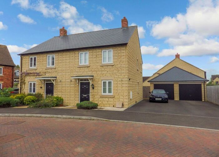 3 Bedroom Semi-Detached House To Rent In Empire Drive, Carterton, Oxfordshire, OX18