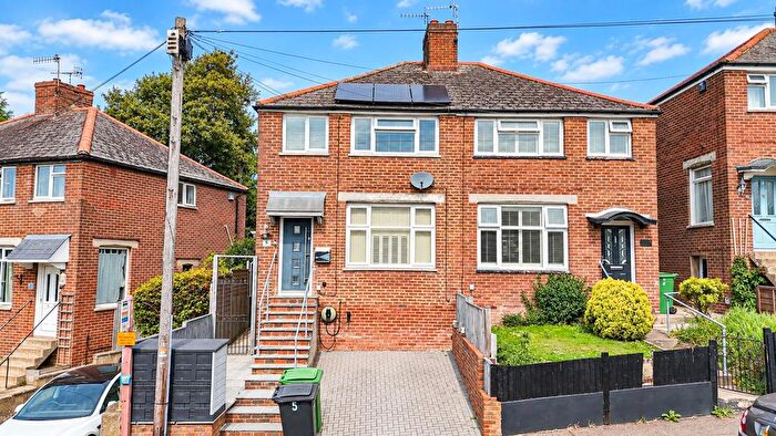 3 Bedroom Semi-Detached House For Sale In Clifton Road, Hastings, TN35