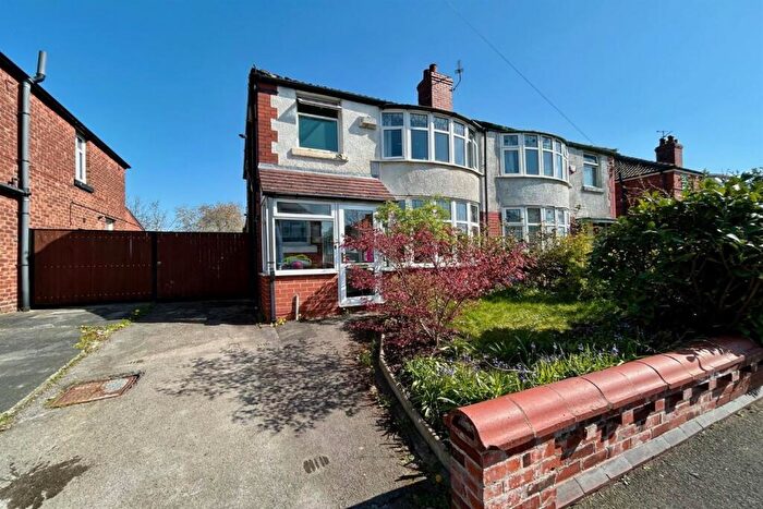 3 Bedroom Semi Detached House For Sale In Heaton Road, Withington, M20