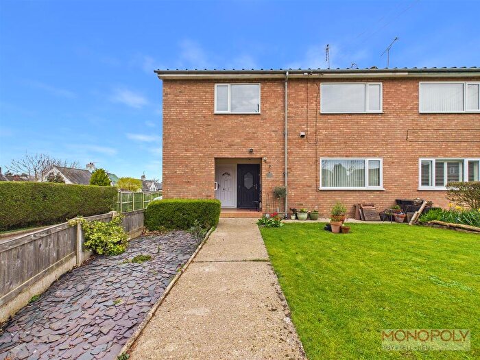 2 Bedroom Flat To Rent In Stabler Crescent, Wrexham, LL11