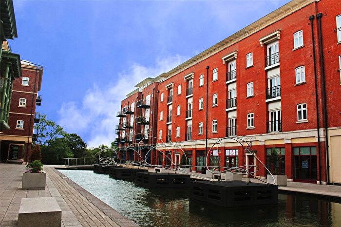 2 Bedroom Flat To Rent In Waterside, Dickens Heath, Solihull, B90